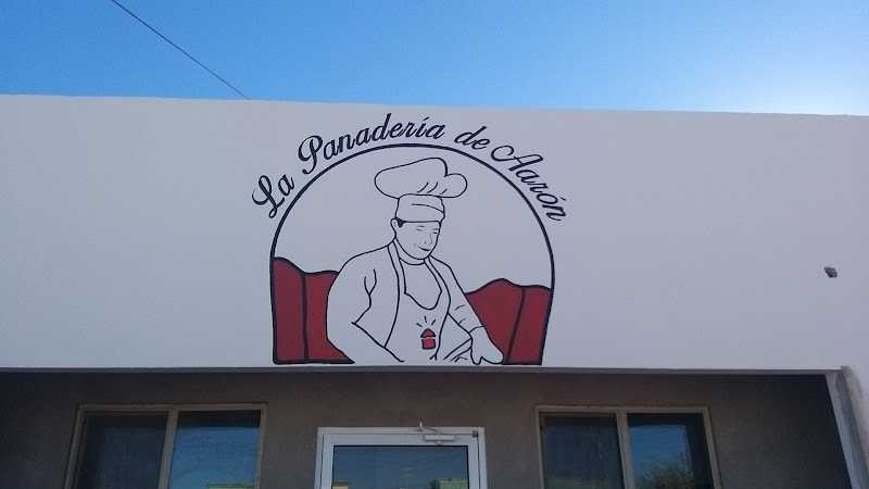 Fotografia tomada fuera de La panaderia de Aarón - Panadería en Puerto Peñasco, Son.