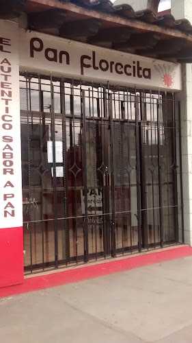 Fotografia tomada fuera de Panadería Florecita - Panadería en Oaxaca de Juárez, Oax.