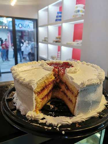 Fotografia tomada fuera de Isabelina Repostería - Panadería en Conkal, Yuc.