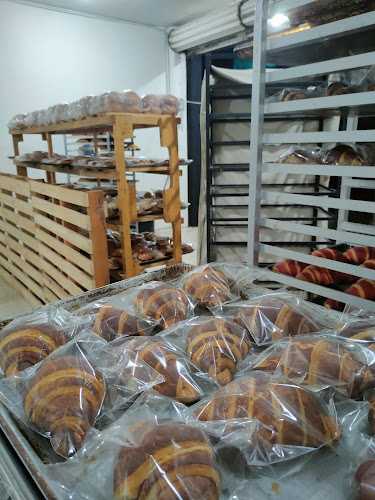 Fotografia tomada fuera de Panadería Artesanal Enríquez - Panadería en San Juan Bautista Tuxtepec, Oax.
