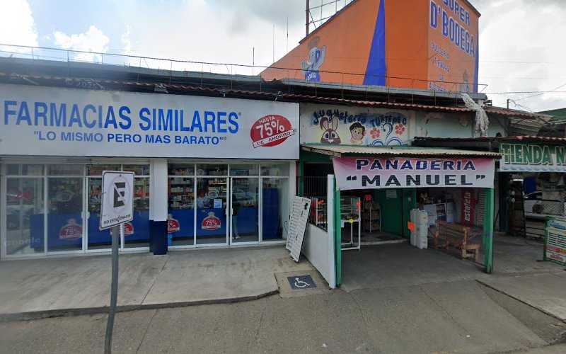 Fotografia tomada fuera de Panadería Manuel - Panadería en San Juan Bautista Tuxtepec, Oax.