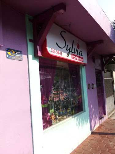 Fotografia tomada fuera de Pastelería Silvia - Pastelería en Colima, Col.