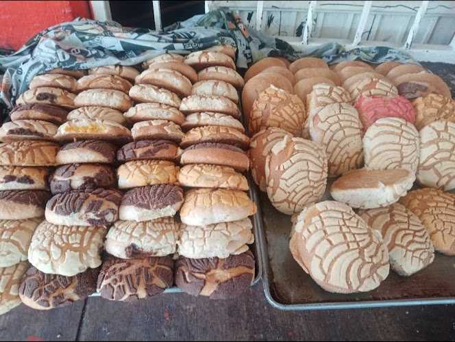 Fotografia tomada fuera de Panadería Los Reyes - Panadería en La Orilla, Mich.