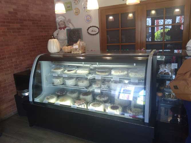 Fotografia tomada fuera de Los Pasteles de Luzma - Pastry shop en Navojoa, Son.