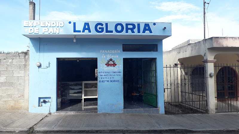 Fotografia tomada fuera de Panadería La Gloria - Panadería en Valladolid, Yuc.