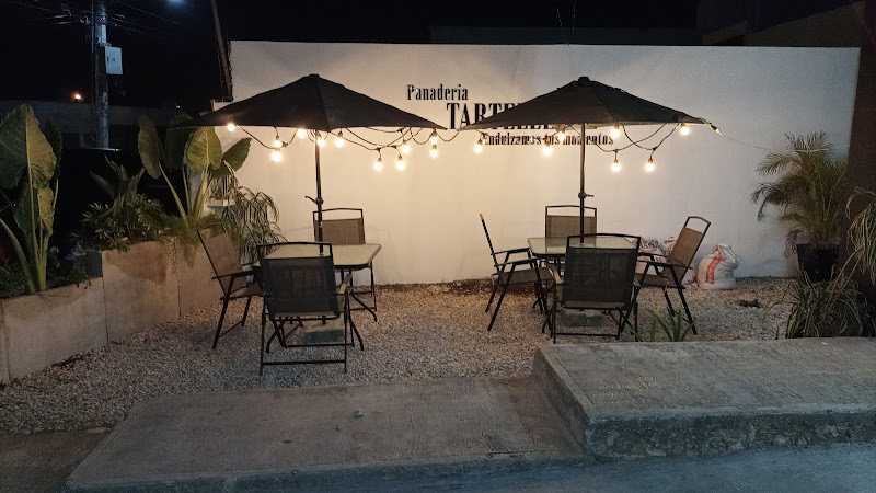 Fotografia tomada fuera de Panadería tartellete - Panadería en Valladolid, Yuc.