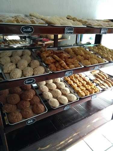 Fotografia tomada fuera de Panaderia El Hornito Bolillero - Panadería en San Blas, Nay.