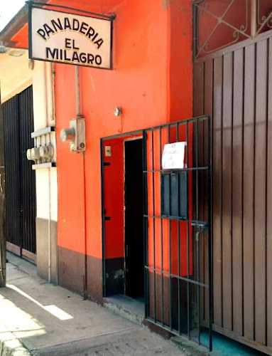 Fotografia tomada fuera de Panaderia el milagro - Panadería mayorista en Tlacolula de Matamoros, Oax.