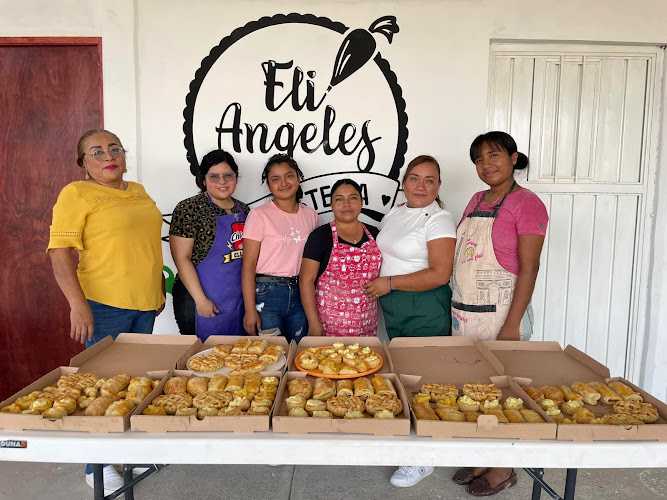 Fotografia tomada fuera de Eli angeles pasteles y postres - Pastelería en San Antonio Monterrey, Oax.