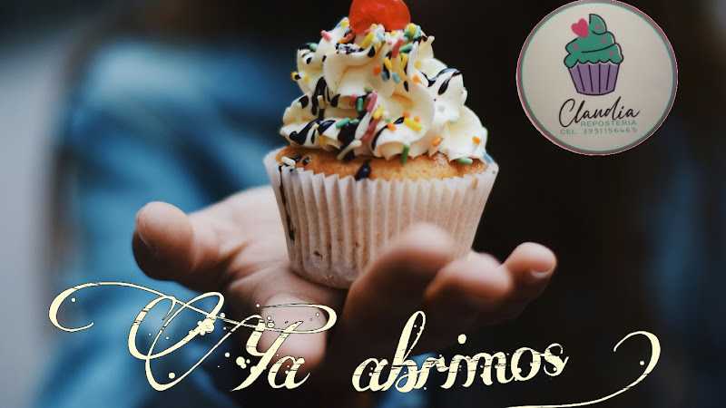 Fotografia tomada fuera de Repostería Claudia - Pastelería en San Juan de los Lagos, Jal.