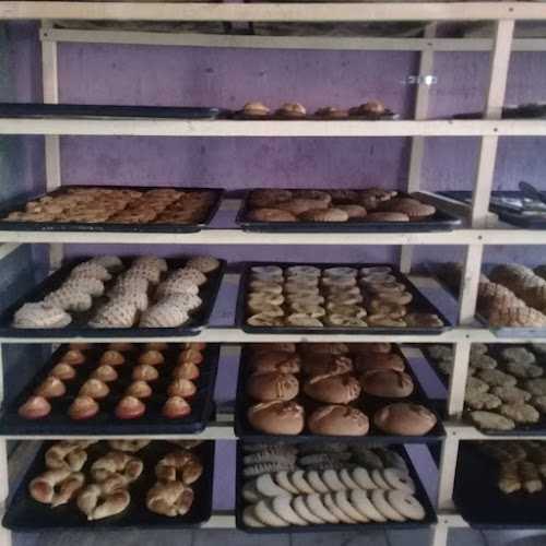 Fotografia tomada fuera de Panaderia Santa Rosa - Panadería en Vista Hermosa de Negrete, Mich.