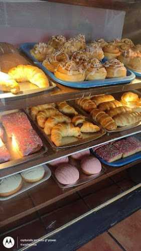 Fotografia tomada fuera de Panadería de Chelís - Panadería en San Antonio Tlayacapan, Jal.