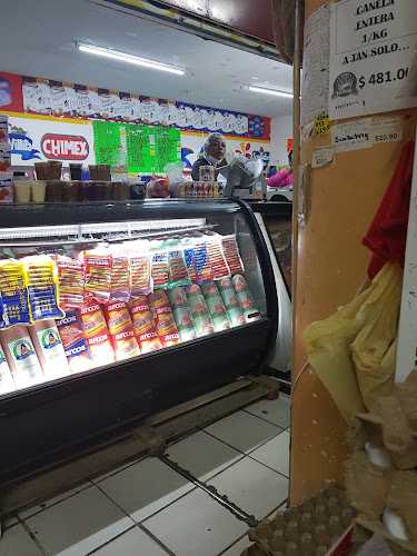 Fotografia tomada fuera de Super La Perla - Supermercado en Río Grande, Zac.