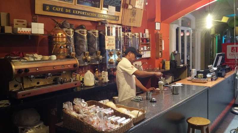 Fotografia tomada fuera de express huatusco - restaurantes en Huatusco de Chicuellar, Ver.