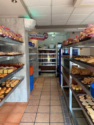 Fotografia tomada fuera de Panificadora Tío Sam Salvatierra Suc. Melchor Ocampo 417 - Panadería en Salvatierra, Gto.
