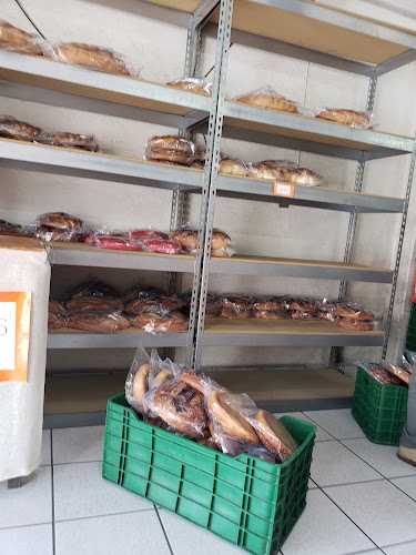 Fotografia tomada fuera de La Casa del Pan de Acámbaro - Panadería en Acámbaro, Gto.