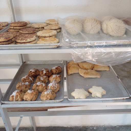 Fotografia tomada fuera de Panadería Castillo - Panadería en Cdad. Gral. Escobedo, N.L.