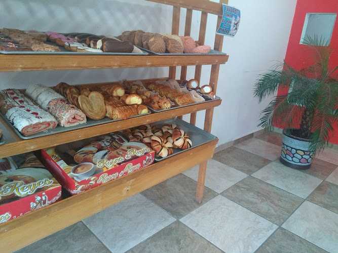 Fotografia tomada fuera de Panadería CORONA - Panadería en Cdad. de San Pablo del Monte, Tlax.