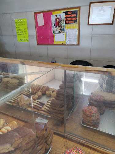 Fotografia tomada fuera de Panaderia Sonora - Panadería en Hermosillo, Son.