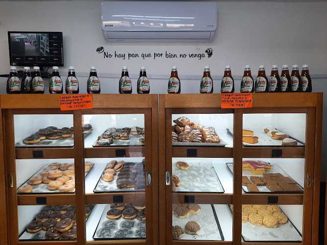 Fotografia tomada fuera de Panaderia El Señor Sol - Panadería en Hermosillo, Son.