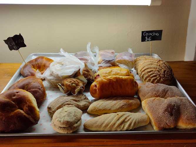 Fotografia tomada fuera de Panaderia & Cafeteria Alberta - Panadería en Heroica Puebla de Zaragoza, Pue.