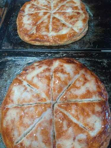 Fotografia tomada fuera de EL CONDORCITO - Panadería en Baca, Yuc.
