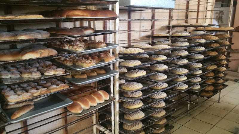 Fotografia tomada fuera de Panadería El Rosario - Panadería en Totatiche, Jal.