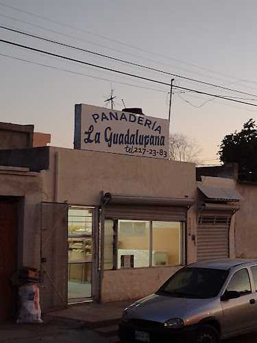 Fotografia tomada fuera de Panaderia Guadalupana - Bakery en Hermosillo, Son.