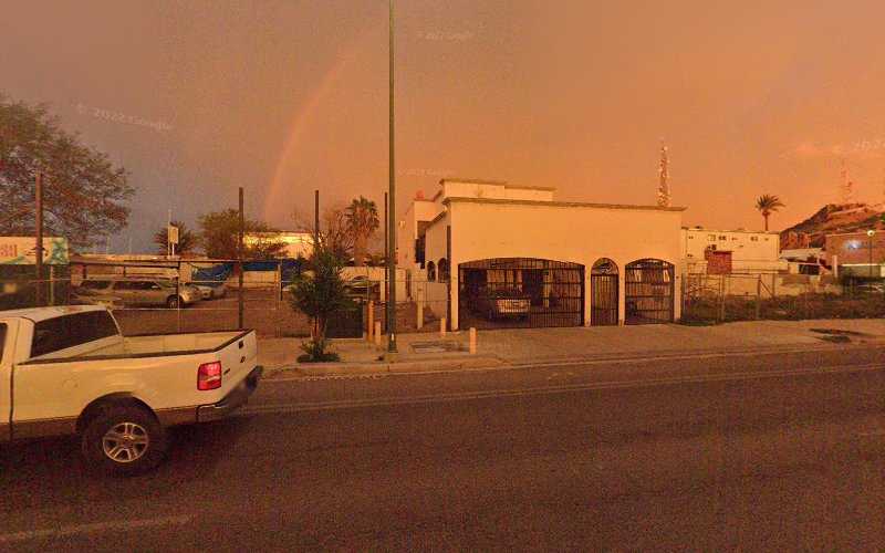 Fotografia tomada fuera de Las Miserables - Panadería en Hermosillo, Son.