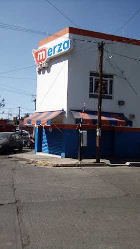 Fotografia tomada fuera de Tienda Merza Sucursal Unidad Deportiva - Supermercado en Zamora de Hidalgo, Mich.