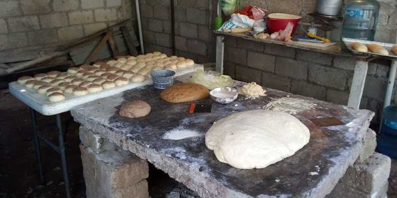 Fotografia tomada fuera de Panaderia Guerrero don julio mi estilo guerrero - Panadería en San Vicente, Nay.