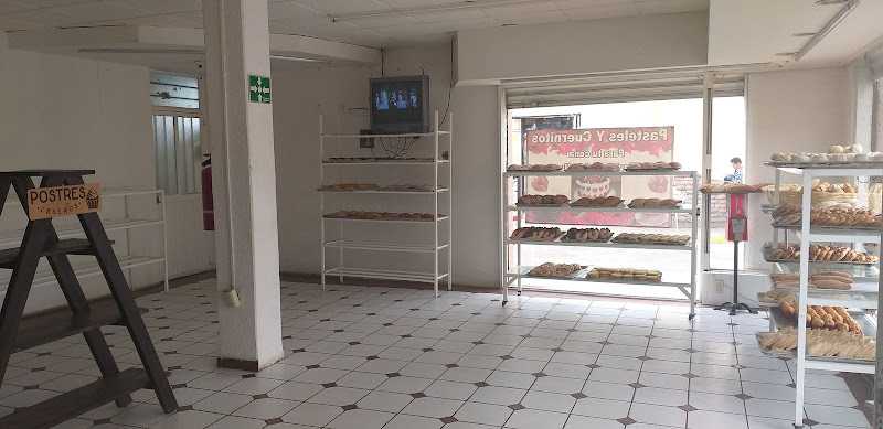 Fotografia tomada fuera de Panaderia el molinito - Panadería en Lagos de Moreno, Jal.