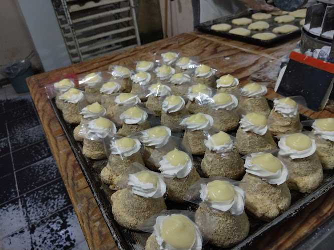Fotografia tomada fuera de Panadería la estrella - Panadería en Lagos de Moreno, Jal.