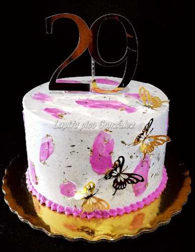 Fotografia tomada fuera de Pasteles Lupita pico González - Panadería en Navojoa, Son.