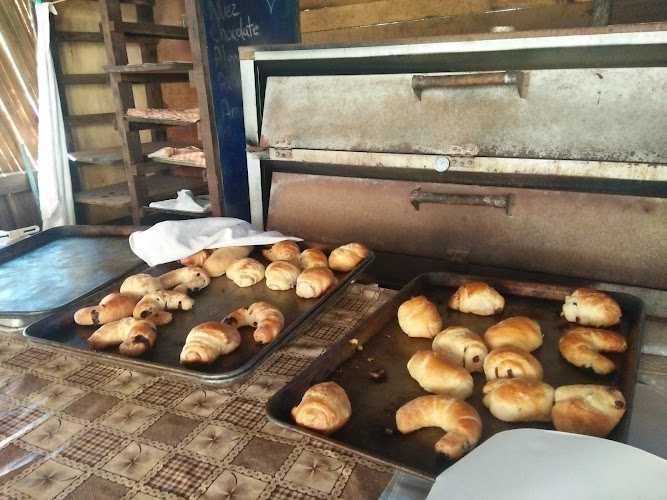Fotografia tomada fuera de Casa Del Pan - Panadería en San Pedro Pochutla, Oax.