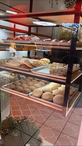 Fotografia tomada fuera de Panadería La Morena - Panadería en Jocotepec, Jal.