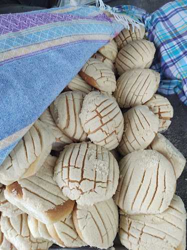 Fotografia tomada fuera de Panadería Solis el Guacho - Panadería en Lombardía, Mich.
