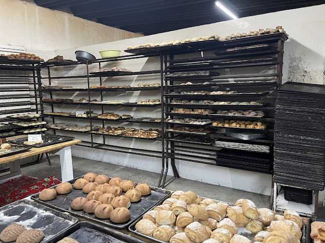 Fotografia tomada fuera de PANADERIA AMEZCUA - Panadería en Cdad. de Armería, Col.