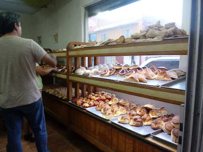Fotografia tomada fuera de Panadería Mateo - Panadería en San Luis Potosí, S.L.P.