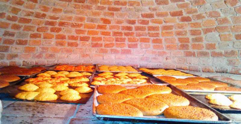 Fotografia tomada fuera de Panaderia Divina Providencia - Bakery en Huanímaro, Gto.