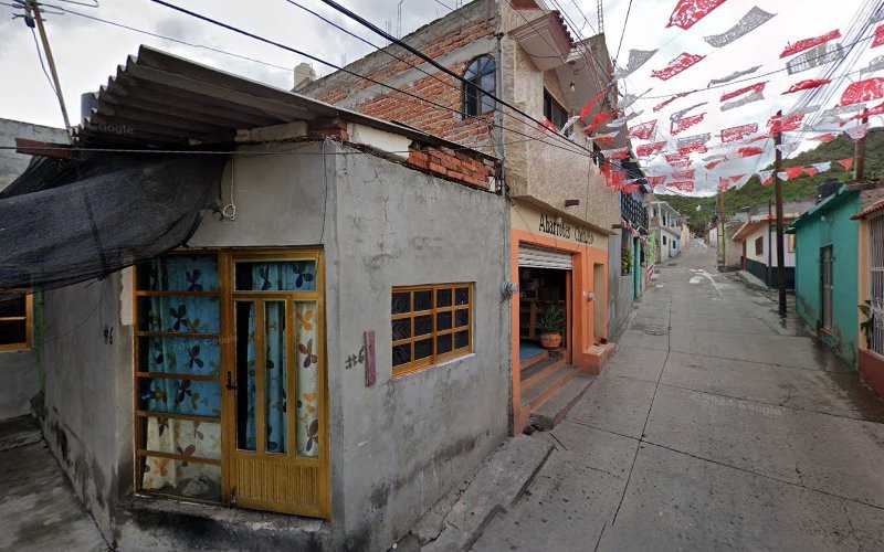 Fotografia tomada fuera de Panadería y Abarrotes García - Panadería en Huanímaro, Gto.