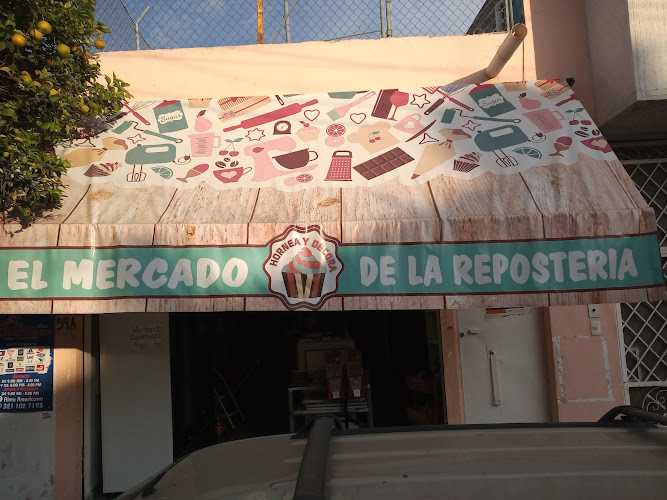 Fotografia tomada fuera de El Mercado de la Repostería - Tienda de artículos para el hogar en El Grullo, Jal.