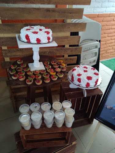 Fotografia tomada fuera de Decoraciones Nataly - Pastelería en Jiquilpan de Juárez, Mich.