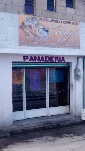 Fotografia tomada fuera de Ruíz - Panadería en Xalatlaco, Edomex.