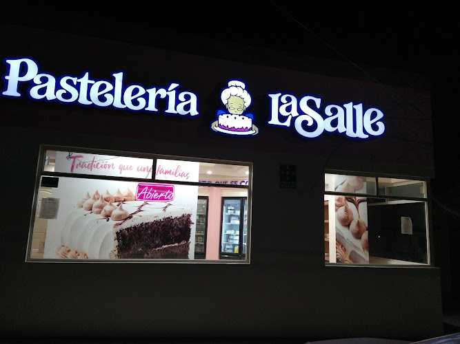 Fotografia tomada fuera de Pastelería La Salle - Arteaga - Pastelería en Arteaga, Coah.
