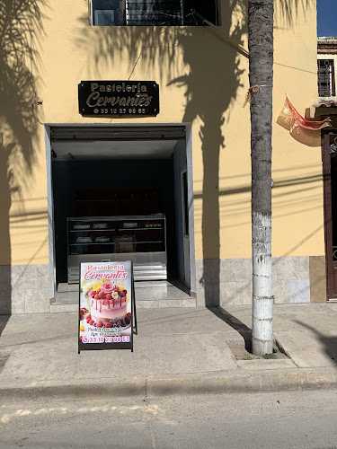 Fotografia tomada fuera de Pastelería Cervantes - Panadería en Ahualulco de Mercado, Jal.