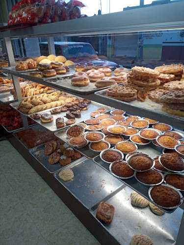 Fotografia tomada fuera de Panificadora y Pastelería Lirio - Panadería en Acámbaro, Gto.