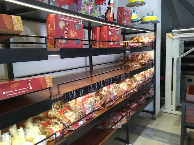 Fotografia tomada fuera de Panificadora Lirio - Panadería en Acámbaro, Gto.