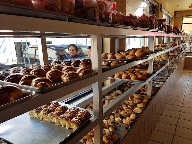 Fotografia tomada fuera de Panificadora Tio Sam - Panadería en Acámbaro, Gto.