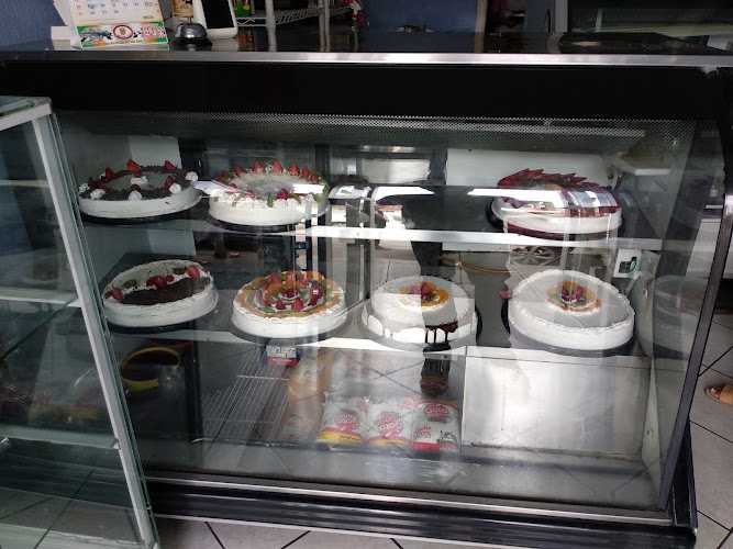 Fotografia tomada fuera de La Cereza - Pastelería en Rioverde, S.L.P.
